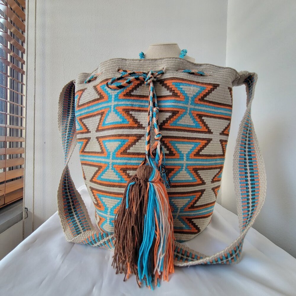 Wayuu Handmade Mochila Colombian Crochet Bag - Picture 8 of 15